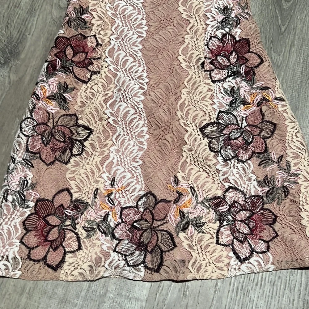 Foxiedox Georgina Lace Appliqué Sheath Dress - Picture 7 of 15